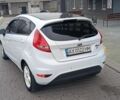Білий Форд Фієста, об'ємом двигуна 1.4 л та пробігом 131 тис. км за 7000 $, фото 21 на Automoto.ua