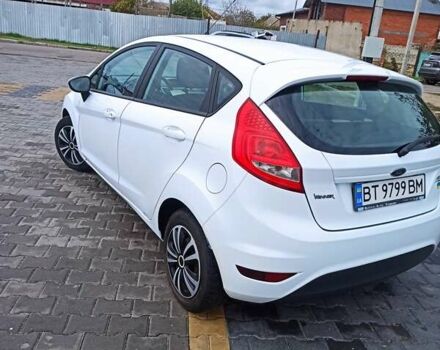 Форд Фиеста 2010 в Николаеве на Automoto.ua Белый Форд Фиеста, объемом двигателя 1.4 л и пробегом 137 тыс. км за 6900 $, фото 1 на Automoto.ua