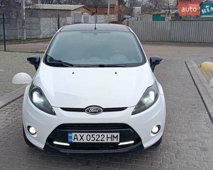 Білий Форд Фієста, об'ємом двигуна 1.4 л та пробігом 131 тис. км за 7000 $, фото 14 на Automoto.ua