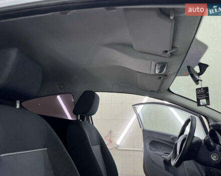 Белый Форд Фиеста, объемом двигателя 1.24 л и пробегом 158 тыс. км за 5200 $, фото 17 на Automoto.ua