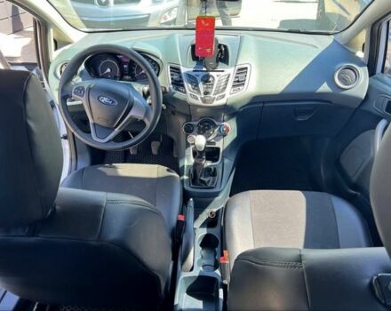 Белый Форд Фиеста, объемом двигателя 1.6 л и пробегом 2 тыс. км за 5000 $, фото 3 на Automoto.ua