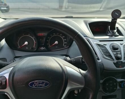 Білий Форд Фієста, об'ємом двигуна 1.2 л та пробігом 215 тис. км за 5500 $, фото 7 на Automoto.ua