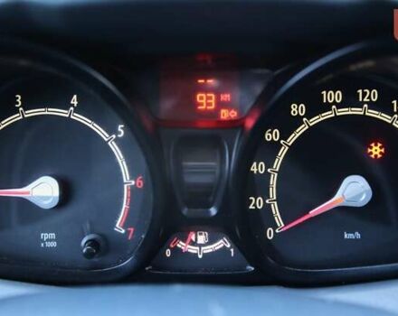 Білий Форд Фієста, об'ємом двигуна 1.2 л та пробігом 215 тис. км за 5500 $, фото 13 на Automoto.ua