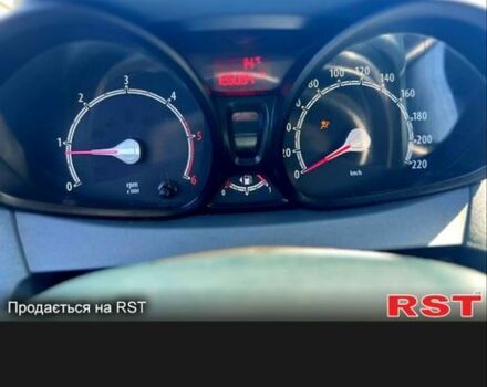 Белый Форд Фиеста, объемом двигателя 1.6 л и пробегом 2 тыс. км за 5000 $, фото 5 на Automoto.ua