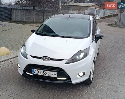 Білий Форд Фієста, об'ємом двигуна 1.4 л та пробігом 131 тис. км за 7000 $, фото 33 на Automoto.ua