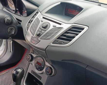 Білий Форд Фієста, об'ємом двигуна 1.4 л та пробігом 131 тис. км за 7000 $, фото 12 на Automoto.ua