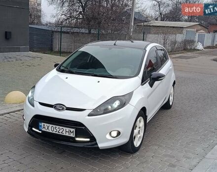 Білий Форд Фієста, об'ємом двигуна 1.4 л та пробігом 131 тис. км за 7000 $, фото 24 на Automoto.ua