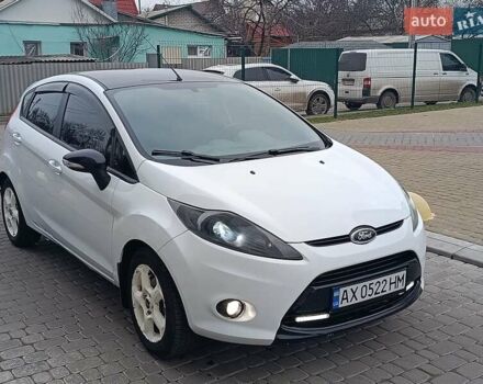 Білий Форд Фієста, об'ємом двигуна 1.4 л та пробігом 131 тис. км за 7000 $, фото 7 на Automoto.ua