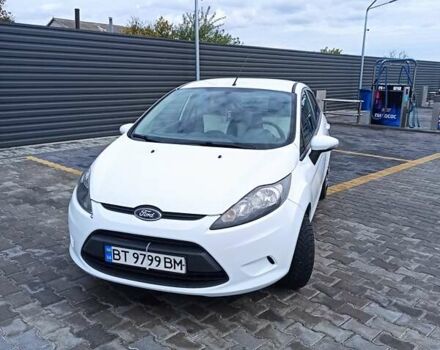 Форд Фиеста 2010 в Николаеве на Automoto.ua Белый Форд Фиеста, объемом двигателя 1.4 л и пробегом 137 тыс. км за 6900 $, фото 7 на Automoto.ua