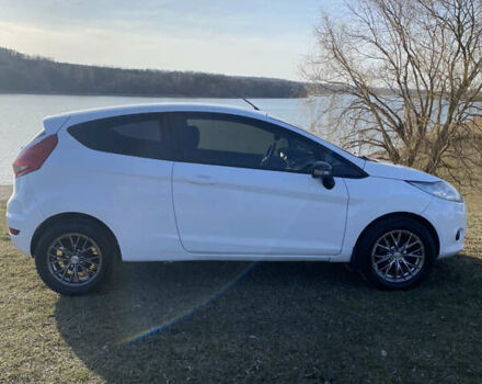 Белый Форд Фиеста, объемом двигателя 1.56 л и пробегом 253 тыс. км за 5200 $, фото 6 на Automoto.ua