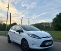 Белый Форд Фиеста, объемом двигателя 1.4 л и пробегом 242 тыс. км за 5550 $, фото 1 на Automoto.ua