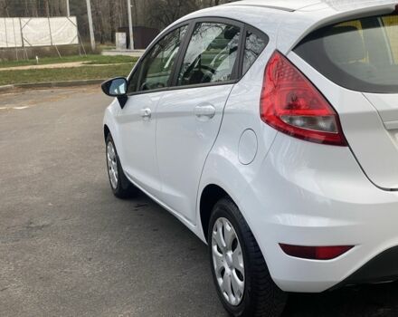 Білий Форд Фієста, об'ємом двигуна 1.4 л та пробігом 158 тис. км за 6800 $, фото 8 на Automoto.ua