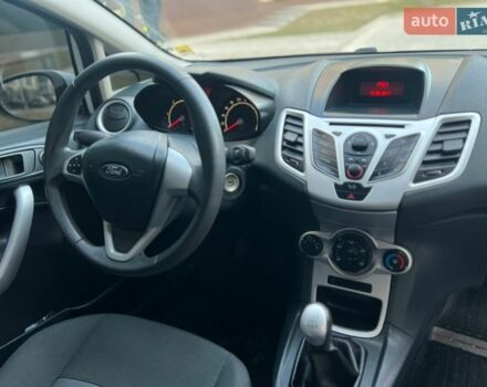 Белый Форд Фиеста, объемом двигателя 1.4 л и пробегом 205 тыс. км за 4400 $, фото 46 на Automoto.ua