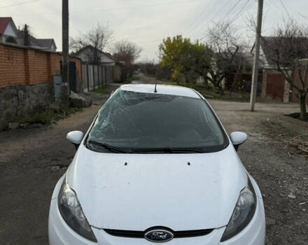 Білий Форд Фієста, об'ємом двигуна 1.24 л та пробігом 103 тис. км за 2000 $, фото 1 на Automoto.ua