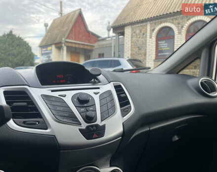 Білий Форд Фієста, об'ємом двигуна 1.39 л та пробігом 222 тис. км за 6800 $, фото 13 на Automoto.ua