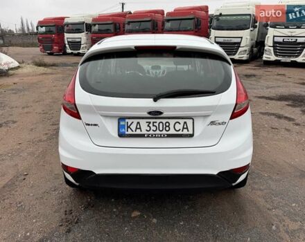 Белый Форд Фиеста, объемом двигателя 1.3 л и пробегом 117 тыс. км за 6400 $, фото 4 на Automoto.ua