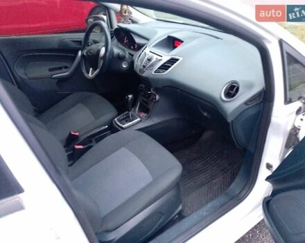 Білий Форд Фієста, об'ємом двигуна 1.39 л та пробігом 94 тис. км за 6700 $, фото 9 на Automoto.ua