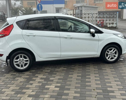 Белый Форд Фиеста, объемом двигателя 1.24 л и пробегом 122 тыс. км за 4900 $, фото 6 на Automoto.ua