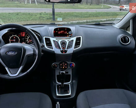 Белый Форд Фиеста, объемом двигателя 1.4 л и пробегом 220 тыс. км за 6950 $, фото 11 на Automoto.ua