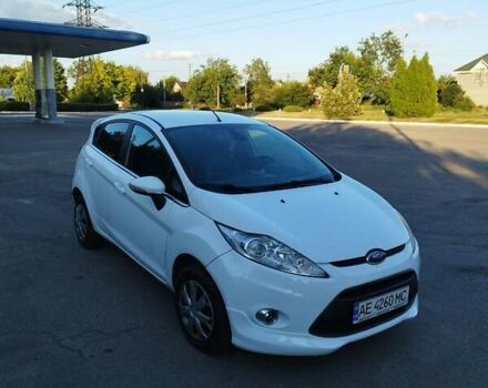 Белый Форд Фиеста, объемом двигателя 1.4 л и пробегом 205 тыс. км за 7700 $, фото 2 на Automoto.ua
