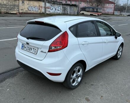 Белый Форд Фиеста, объемом двигателя 1.4 л и пробегом 110 тыс. км за 6950 $, фото 2 на Automoto.ua