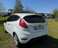 Белый Форд Фиеста, объемом двигателя 1.24 л и пробегом 157 тыс. км за 5800 $, фото 1 на Automoto.ua