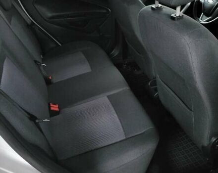 Белый Форд Фиеста, объемом двигателя 1.4 л и пробегом 198 тыс. км за 6700 $, фото 2 на Automoto.ua