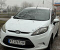 Белый Форд Фиеста, объемом двигателя 1.3 л и пробегом 150 тыс. км за 6200 $, фото 1 на Automoto.ua