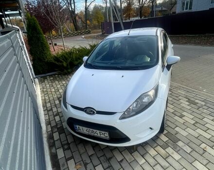 Білий Форд Фієста, об'ємом двигуна 1.2 л та пробігом 250 тис. км за 4999 $, фото 6 на Automoto.ua