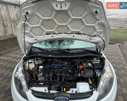 Белый Форд Фиеста, объемом двигателя 1.24 л и пробегом 122 тыс. км за 4900 $, фото 30 на Automoto.ua