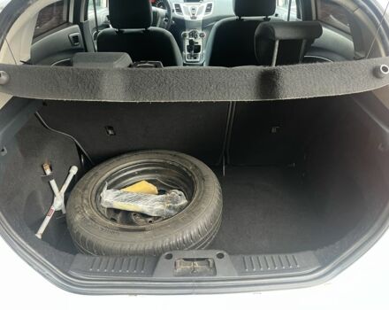 Білий Форд Фієста, об'ємом двигуна 1.4 л та пробігом 222 тис. км за 6800 $, фото 20 на Automoto.ua