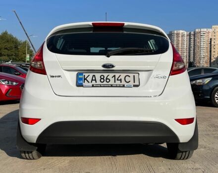 Белый Форд Фиеста, объемом двигателя 1.4 л и пробегом 123 тыс. км за 5500 $, фото 3 на Automoto.ua