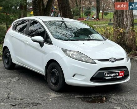 Білий Форд Фієста, об'ємом двигуна 1.4 л та пробігом 240 тис. км за 5990 $, фото 3 на Automoto.ua