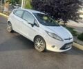 Білий Форд Фієста, об'ємом двигуна 1.2 л та пробігом 220 тис. км за 5500 $, фото 1 на Automoto.ua