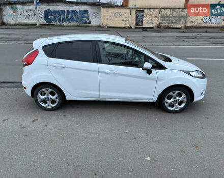 Білий Форд Фієста, об'ємом двигуна 1.39 л та пробігом 110 тис. км за 6950 $, фото 1 на Automoto.ua