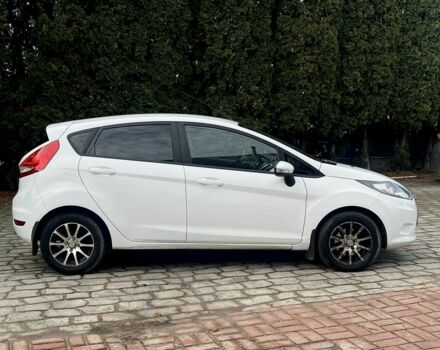 Білий Форд Фієста, об'ємом двигуна 1.4 л та пробігом 222 тис. км за 6800 $, фото 1 на Automoto.ua