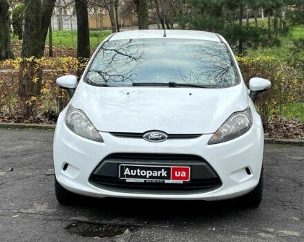 Білий Форд Фієста, об'ємом двигуна 1.4 л та пробігом 240 тис. км за 5990 $, фото 1 на Automoto.ua