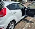 Білий Форд Фієста, об'ємом двигуна 1.39 л та пробігом 170 тис. км за 6800 $, фото 6 на Automoto.ua