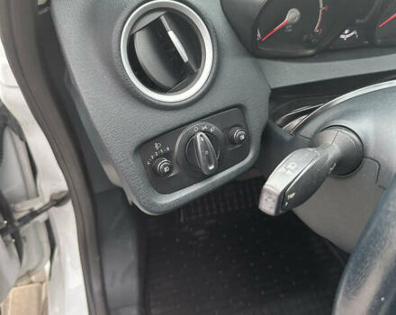 Белый Форд Фиеста, объемом двигателя 1.39 л и пробегом 90 тыс. км за 7500 $, фото 11 на Automoto.ua