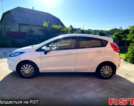 Белый Форд Фиеста, объемом двигателя 1.4 л и пробегом 211 тыс. км за 5999 $, фото 4 на Automoto.ua