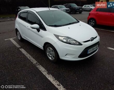 Білий Форд Фієста, об'ємом двигуна 1.39 л та пробігом 94 тис. км за 6700 $, фото 6 на Automoto.ua