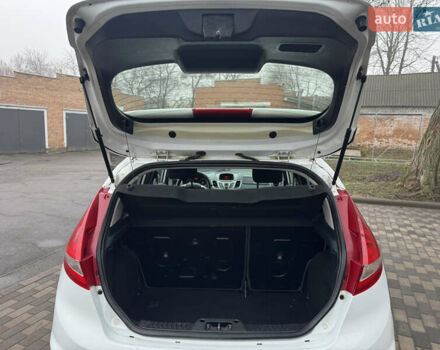 Белый Форд Фиеста, объемом двигателя 1.24 л и пробегом 122 тыс. км за 4900 $, фото 28 на Automoto.ua