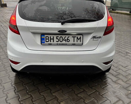 Белый Форд Фиеста, объемом двигателя 1.24 л и пробегом 212 тыс. км за 5400 $, фото 5 на Automoto.ua