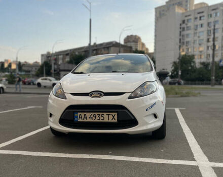 Белый Форд Фиеста, объемом двигателя 1.2 л и пробегом 135 тыс. км за 4850 $, фото 3 на Automoto.ua