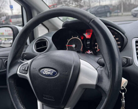 Білий Форд Фієста, об'ємом двигуна 1.39 л та пробігом 102 тис. км за 7400 $, фото 12 на Automoto.ua