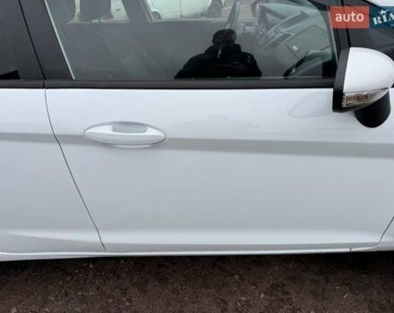 Белый Форд Фиеста, объемом двигателя 1.3 л и пробегом 117 тыс. км за 6400 $, фото 21 на Automoto.ua