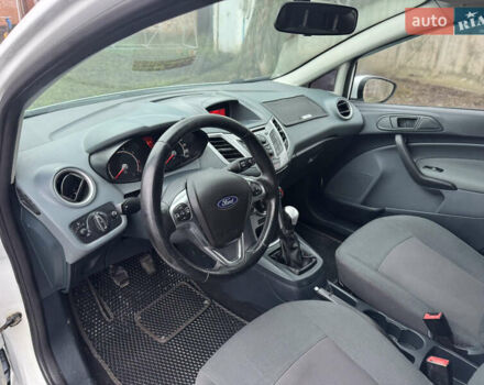 Белый Форд Фиеста, объемом двигателя 1.24 л и пробегом 122 тыс. км за 4900 $, фото 21 на Automoto.ua