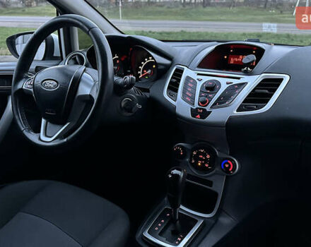 Белый Форд Фиеста, объемом двигателя 1.4 л и пробегом 220 тыс. км за 6950 $, фото 17 на Automoto.ua