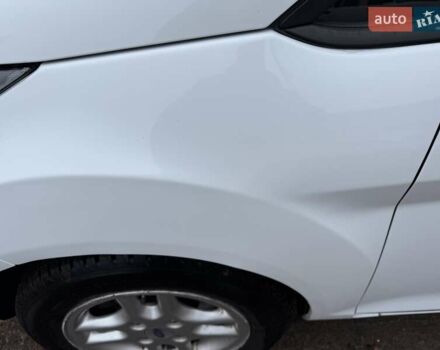 Белый Форд Фиеста, объемом двигателя 1.3 л и пробегом 117 тыс. км за 6400 $, фото 9 на Automoto.ua