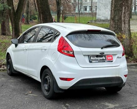 Білий Форд Фієста, об'ємом двигуна 1.4 л та пробігом 240 тис. км за 5990 $, фото 14 на Automoto.ua